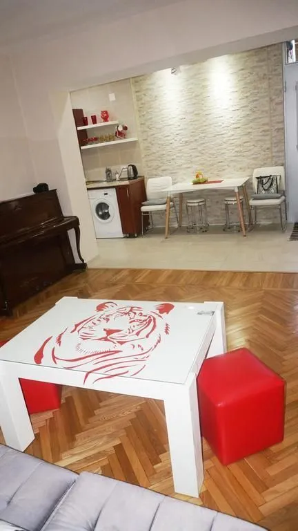 White tiger in  center Tbilisi — Фото 15